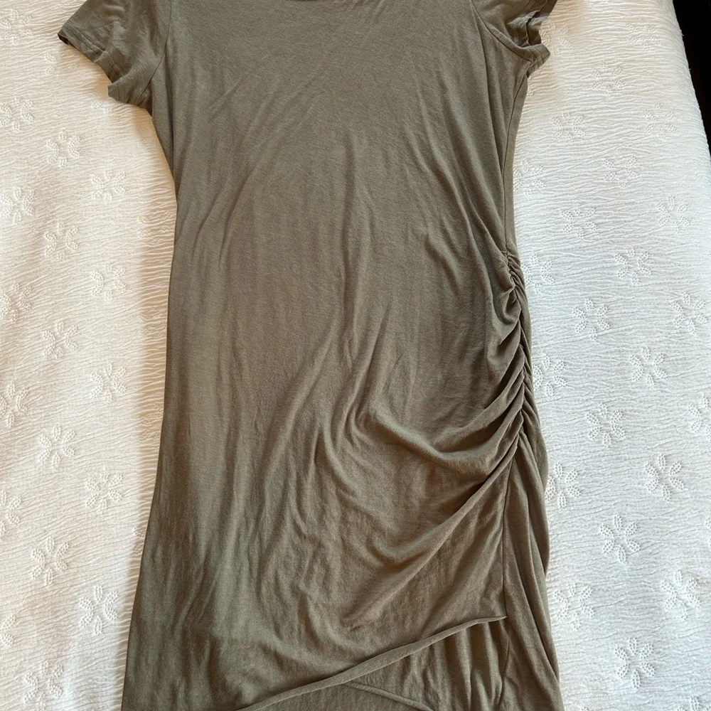 La Miel Summer Ruched Dress olive green size M NWOT - Picture 6 of 11